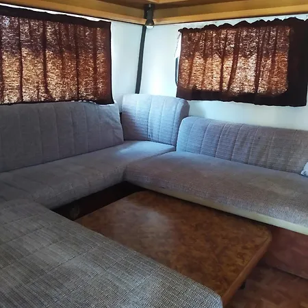 Κάμπινγκ Hydraswave Caravan *